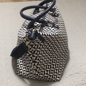 Air France chic VGUC large navy/white zippered bag